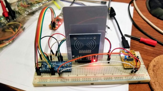 The first working prototype of the next version of my RFID reader project.